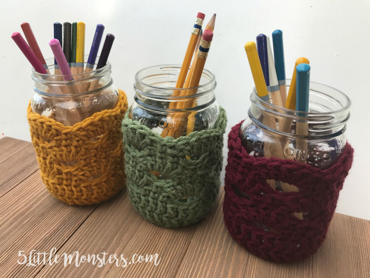DIY - Crocheted Jar Covers with Glass Mason Jars